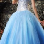 What prom dress styles are hot?