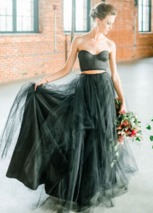 Can brides wear black wedding dresses?