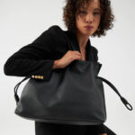 What handbag colors are the most versatile?