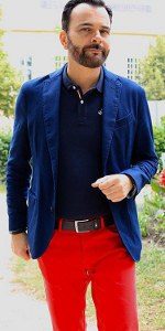 Casual outfits for men with a blue blazer?