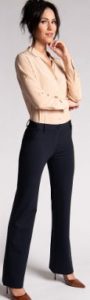 What style of pants flatter large hips?