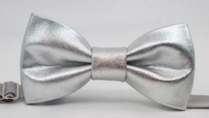 What color bow tie to wear with my tuxcedo?