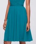 What color pantyhose & shoes should I wear with a teal (blue) color dress?
