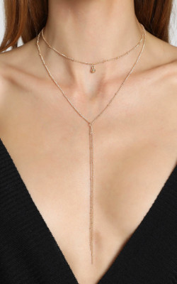 What necklace style goes with a "V" neckline?