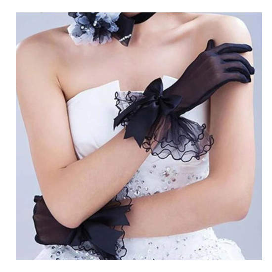 Can you wear wrist length gloves with a cocktail dress?