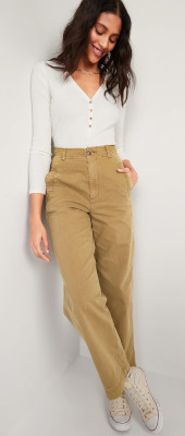 Are high-waisted pants flattering on all divas?