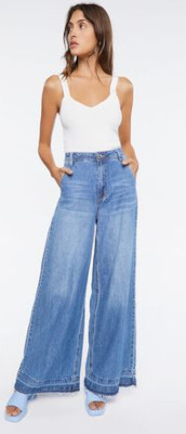What Jeggings or jeans would be slimming for a curvy figure?