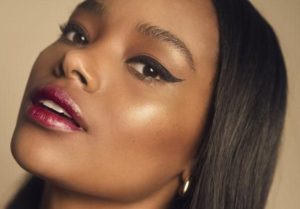 What is the blurred lip makeup trend?