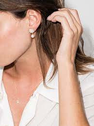 What is minimal jewelry?