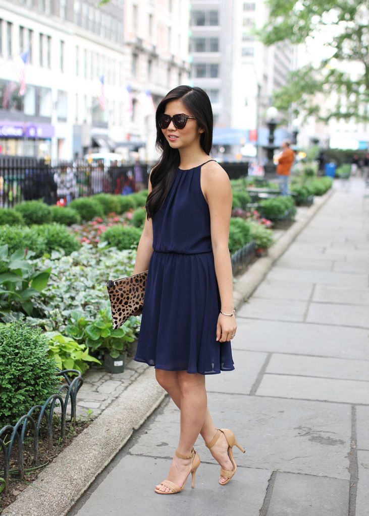 What color stockings to wear with a navy dress? 4FashionAdvice