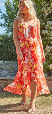 What color shoes go with an orange print dress?
