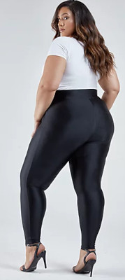 Are skinny pants flattering on plus size women?