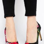 Can I wear printed shoes to a wedding reception?