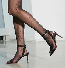 Should the wedding party & wedding guests wear stockings?