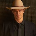 What color suit & boots can I wear with a tan Stetson hat?