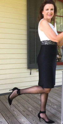 Can I wear stockings to an evening wedding?