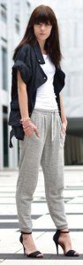 Can you wear heels with sweatpants?