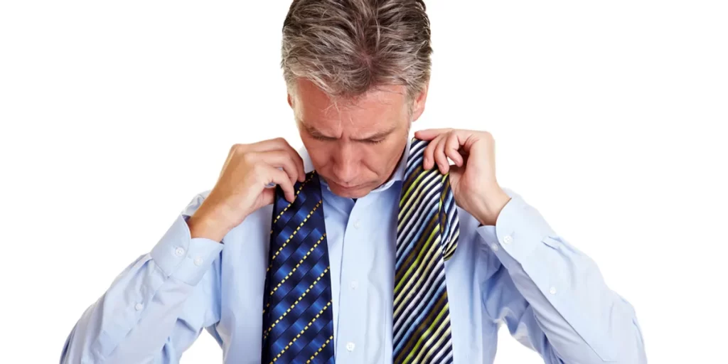 When should men wear ties?
