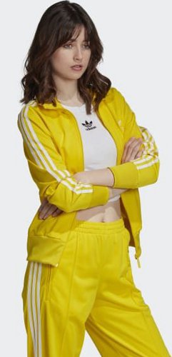 What color tracksuit goes well with bright yellow sneakers?