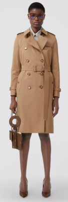 What style coats and jackets flatter large-hipped divas?